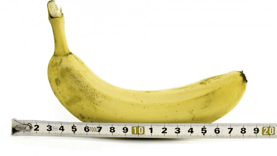 medición del pene después de la ampliación con gel utilizando el ejemplo de un plátano